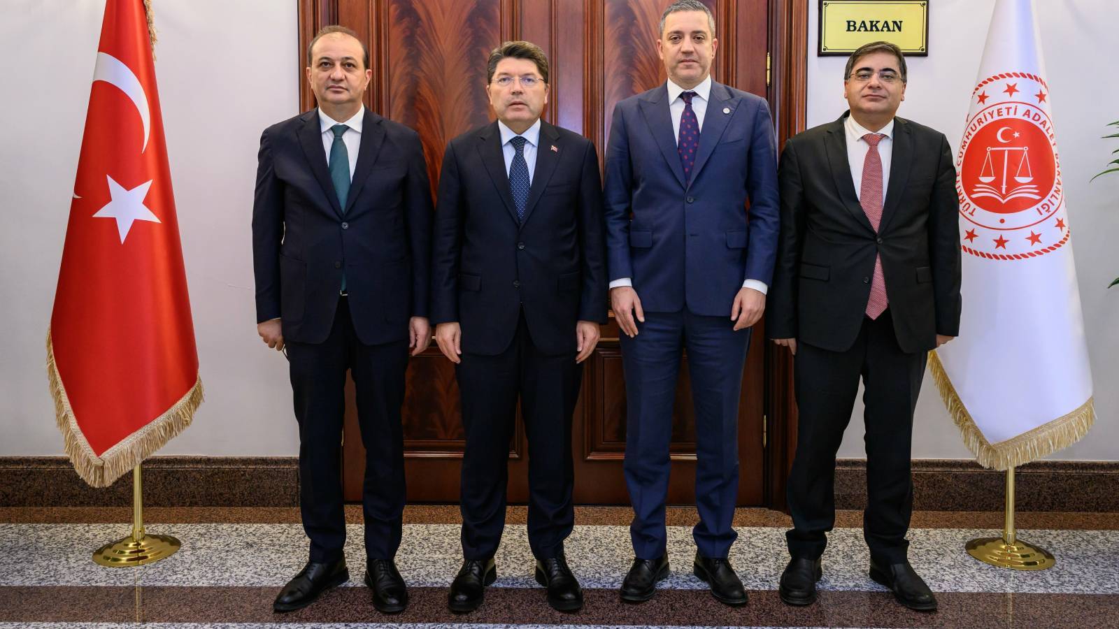 adalet bakani tunc tbb baskani erinc sagkan ile bir araya geldi puGE5E6G