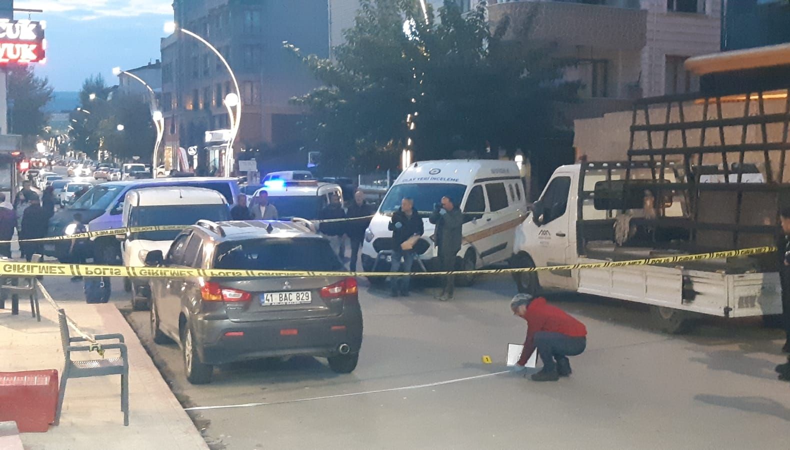 trafik kavgasi kanli bitti 1 kisi ayagindan silahla vuruldu AlVcxYVA.jpg