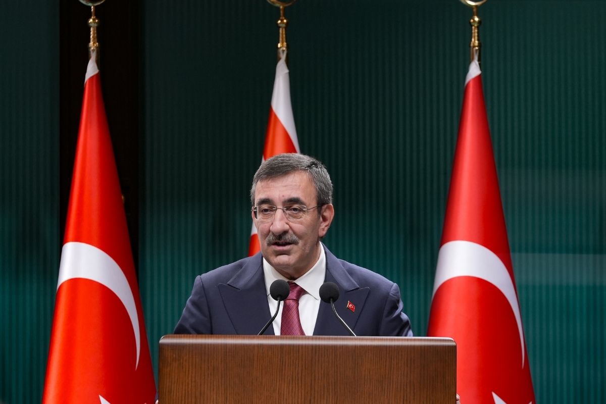 cevdet yilmazdan yilliklandirilmis ihracat degerimiz yeni bir rekora ulasmistir aciklamasi f1u1sI4i.jpg